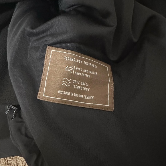 Ariat Men's Black Performance Jacket With American Flag Details - Picture 4 of 9